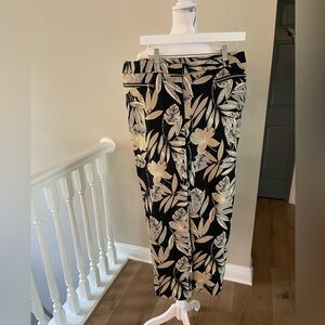 Chico's Black and Cream Leaf Print Ankle Pants